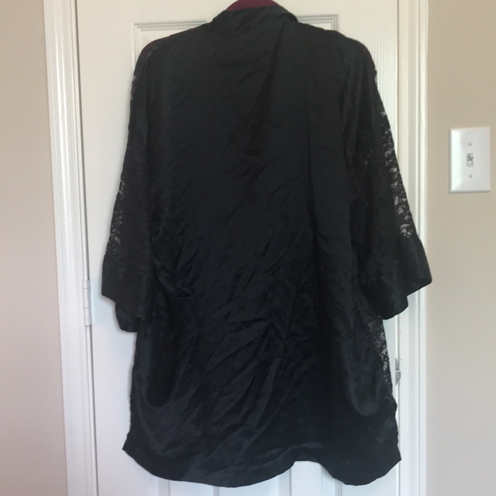 Victoria’s Secret Vintage Black Lace Robe - Picture 7 of 9